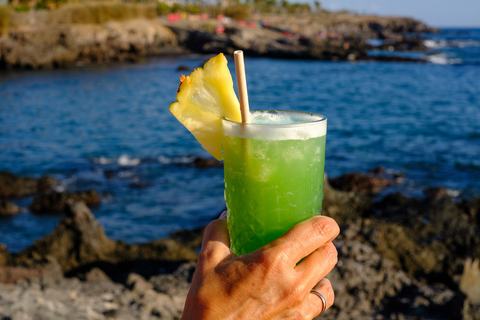 Grüne Wiese Cocktail genießen