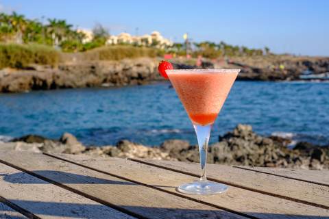 Strawberry Daiquiri am Strand fotografiert